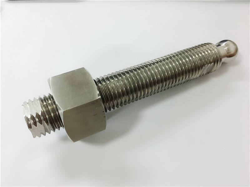 ម៉ាស៊ីនក្រឡុកស៊ីម៉ងត៍ដែលមានគុណភាពខ្ពស់បានប្តូរតាមរនុកគ្រាប់បាល់ទីតានីញ។