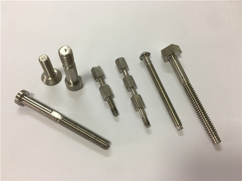 ប្រភេទផ្សេងគ្នានៃ fasteners ភាពជាក់លាក់។